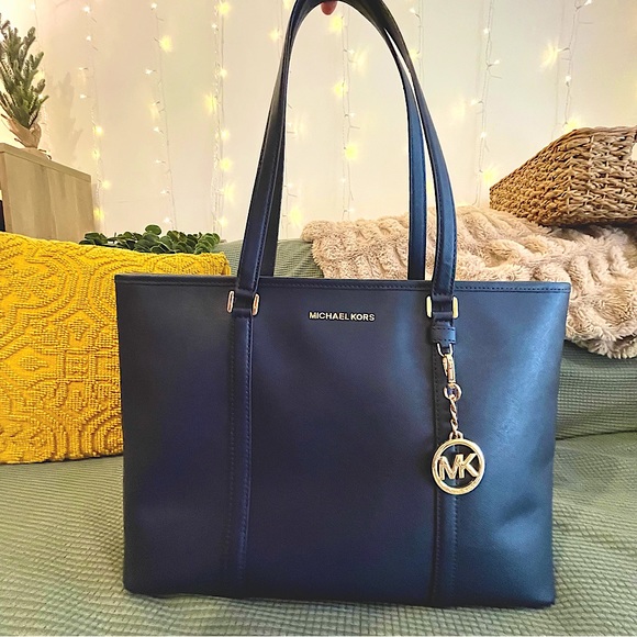 Michael Kors Large Navy Tote Bag - Picture 1 of 7
